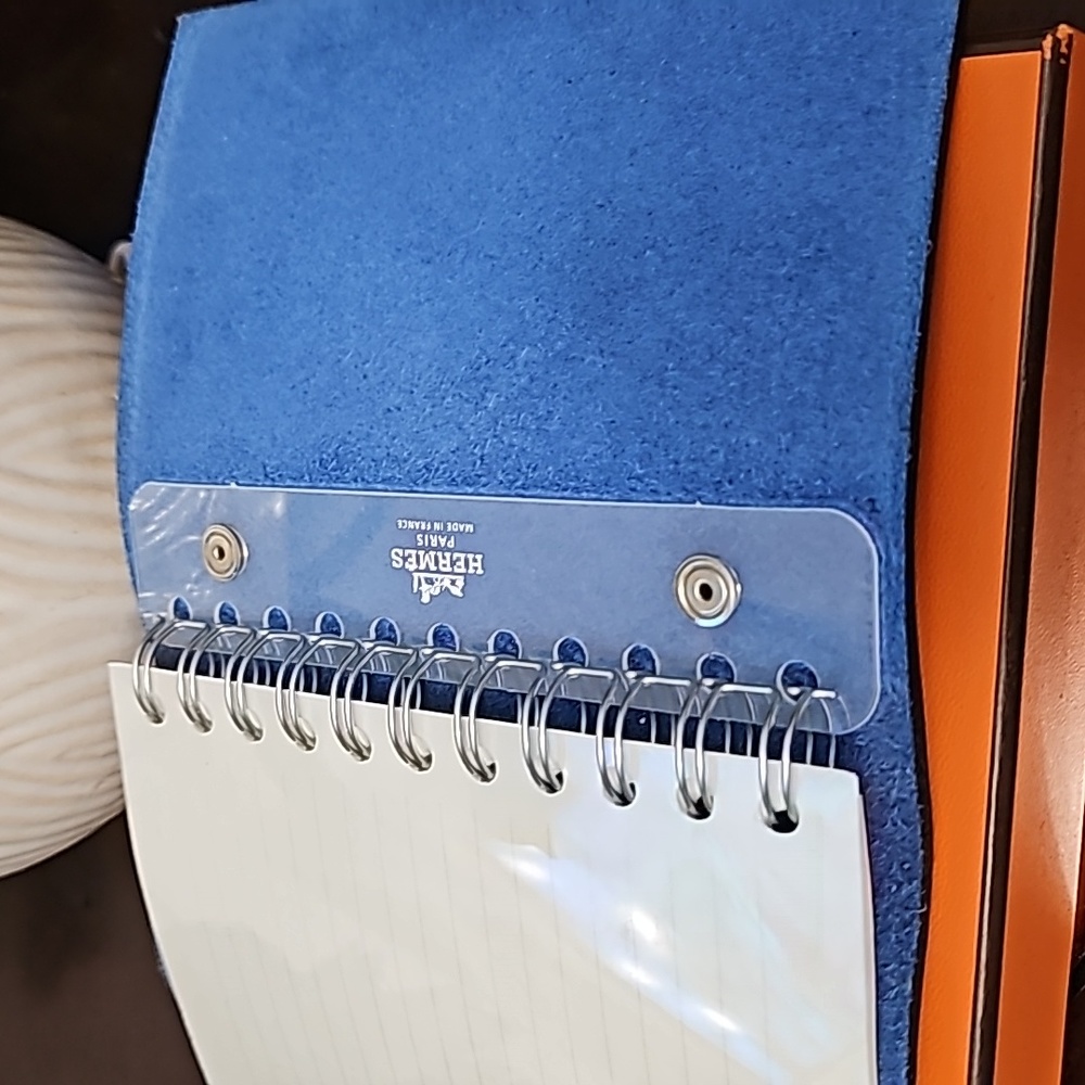 #02220-0991 HERMES AGENDA EUC WITH BOX - Picture 4 of 5